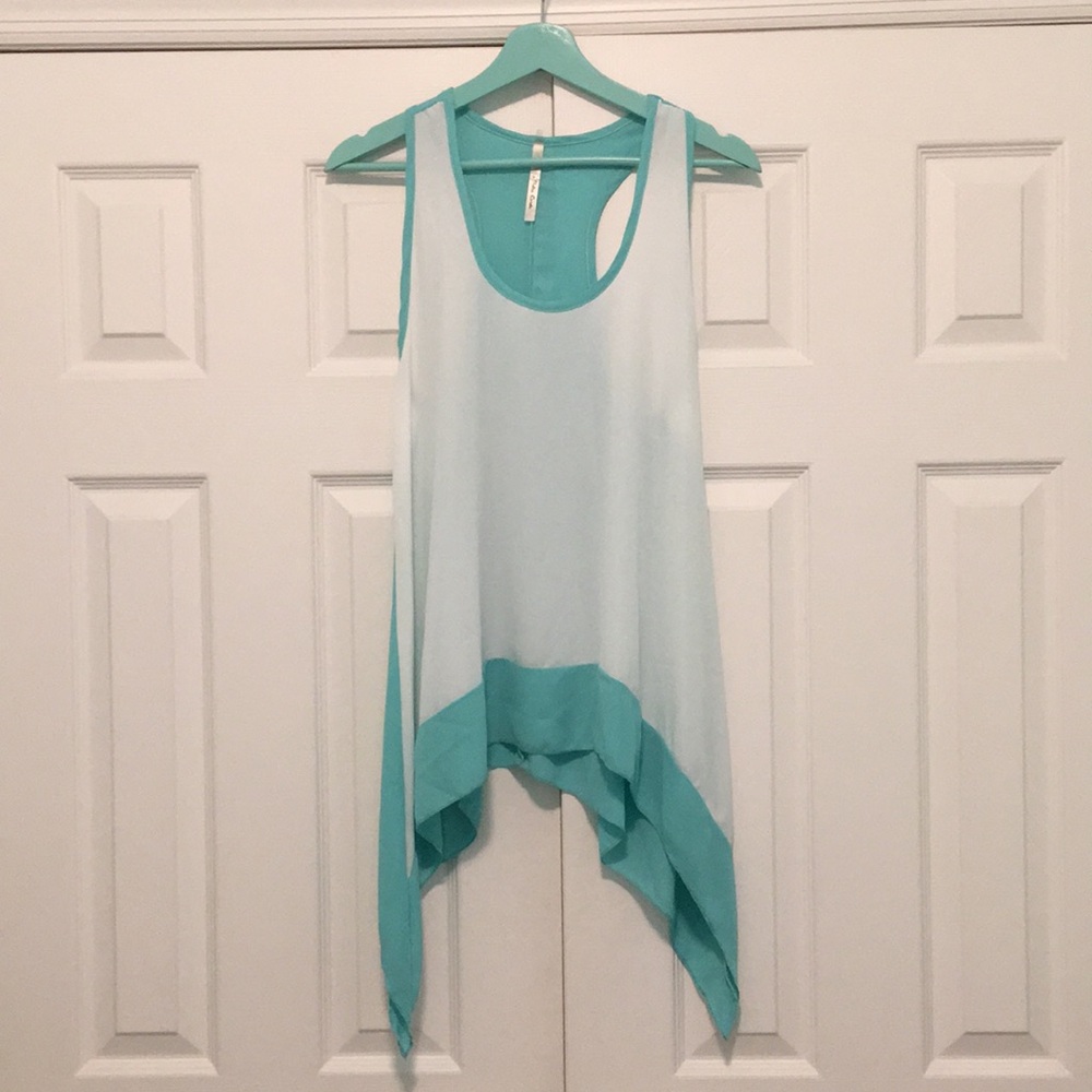 NWOT Handkerchief Top size Large